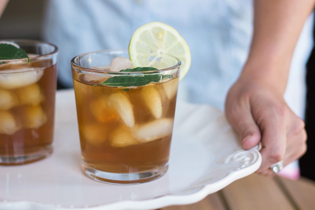 Lipton ijsthee fles met groene thee variant en diverse fruitsmaken