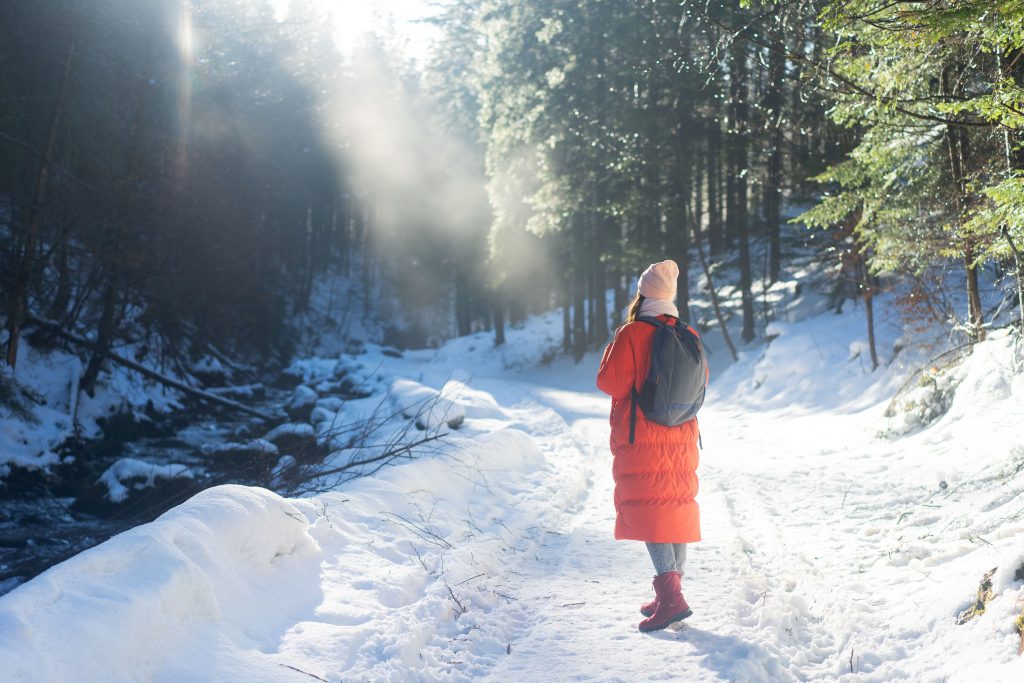 Voorbereiding op koude wintermaanden met warme kleding en winterschoeisel voor comfort en warmte