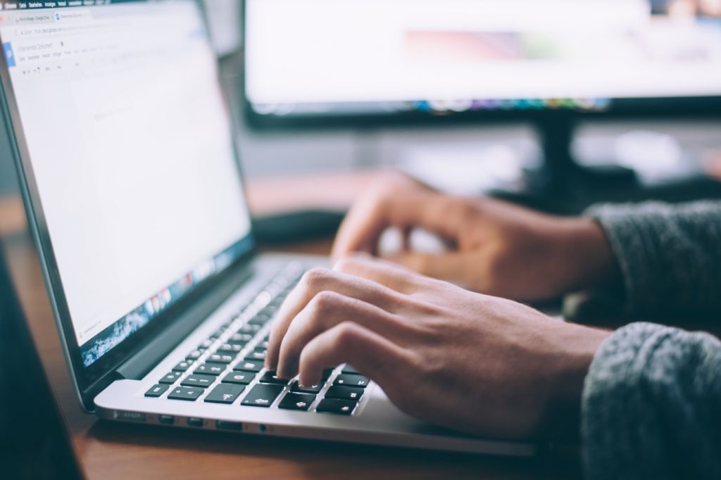 Vergelijking van internet providers met prijs, snelheid en betrouwbaarheid van verschillende aanbieders in Nederland