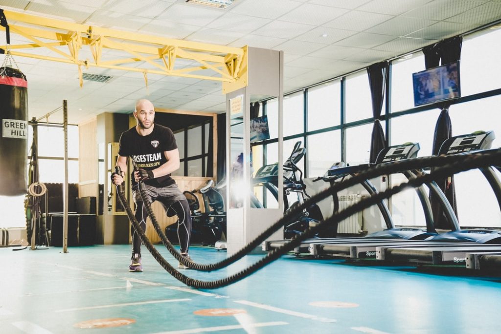 Tips voor het kopen van een trainingspak in de sale met korting en besparingen