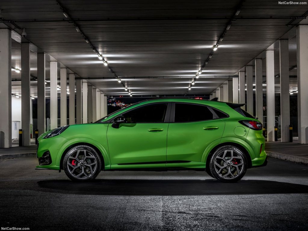 One Ford wereldauto's aanbod met focus op innovatieve kleine modellen en zuinige motoren