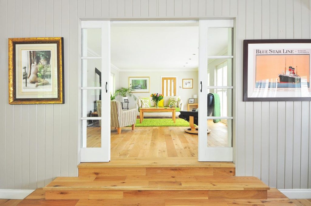 Showcase van diverse perfecte vloeren: houten vloer en moderne tegels voor stijlvolle woningen