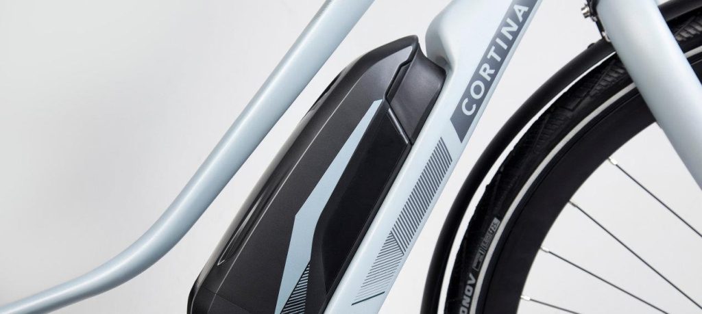 Cortina e-bike met Shimano Accux ondersteuning, elegant design met slanke frame en trendy kleurenoptie