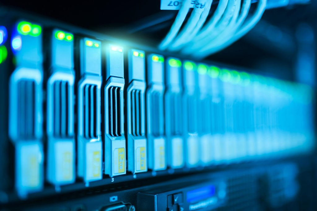 UPS-noodstroomvoorziening systeem voor bescherming van kantoor IT-infrastructuur tegen stroomuitvallen